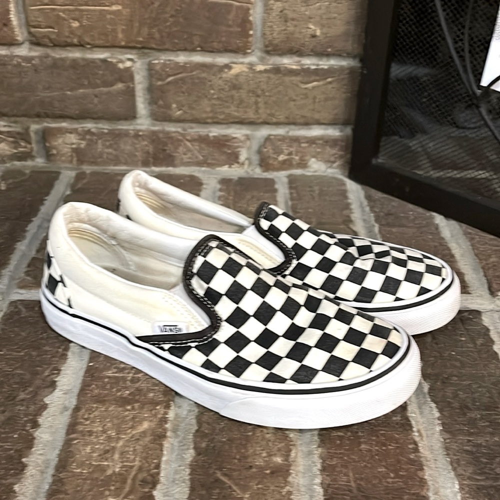 Checkered Vans slip-on classic women’s size 7.5, men’s size 6